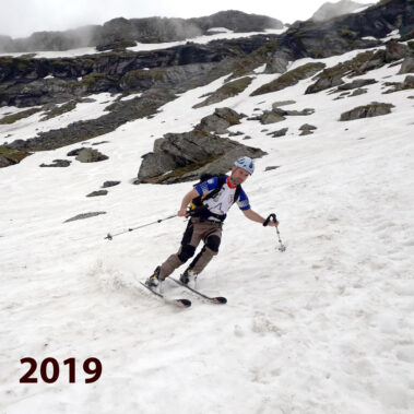 Milo Brenta la schi de tură în iunie, în căldarea Bâlii