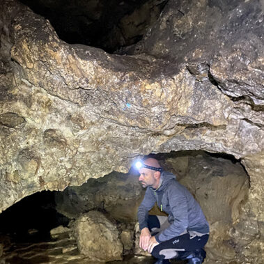 Milo Breanta în peșteră