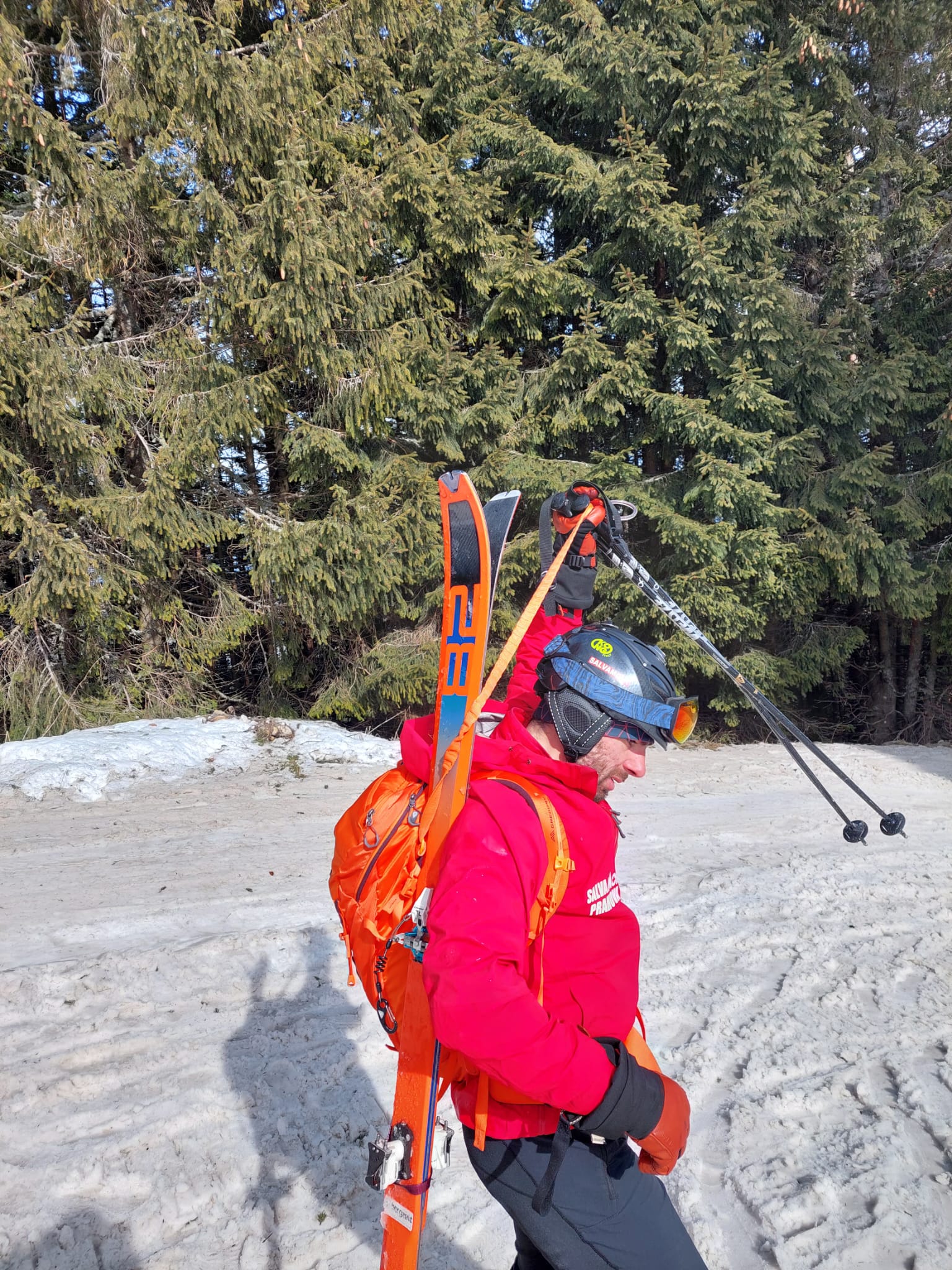 Rucsacul Gregory Targhee FT 24 Rucsacul Gregory Targhee FT 24 - schiurile prinse pe rucsac